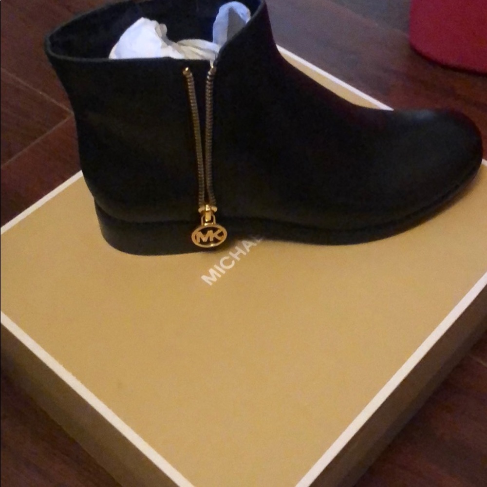 Mk booties